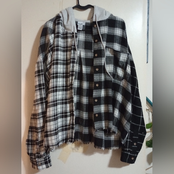 Rue 21+ Crop plaid shirt - Picture 1 of 4